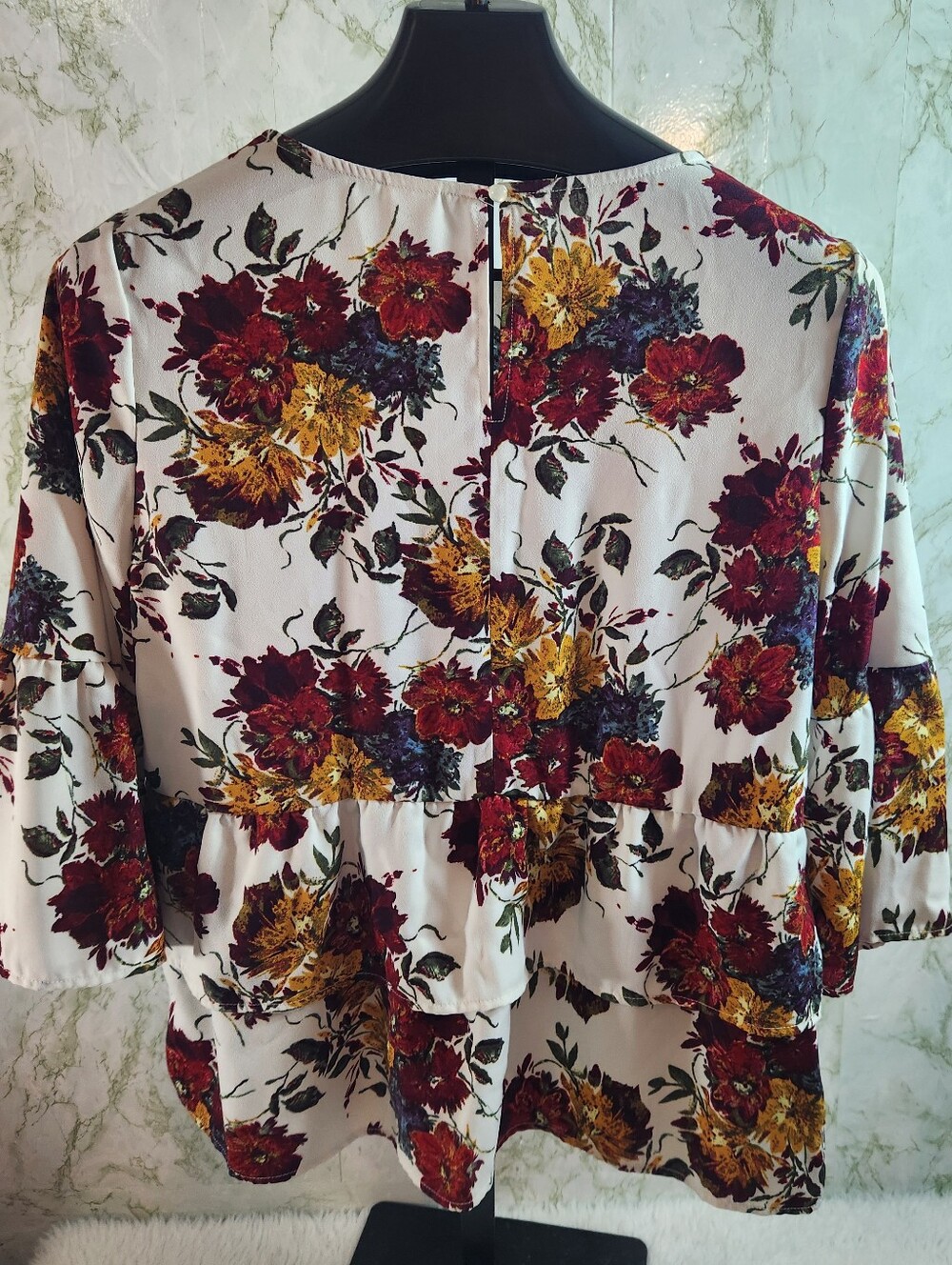 TIME and TRU Pretty Tiered Floral Top - Picture 8 of 10